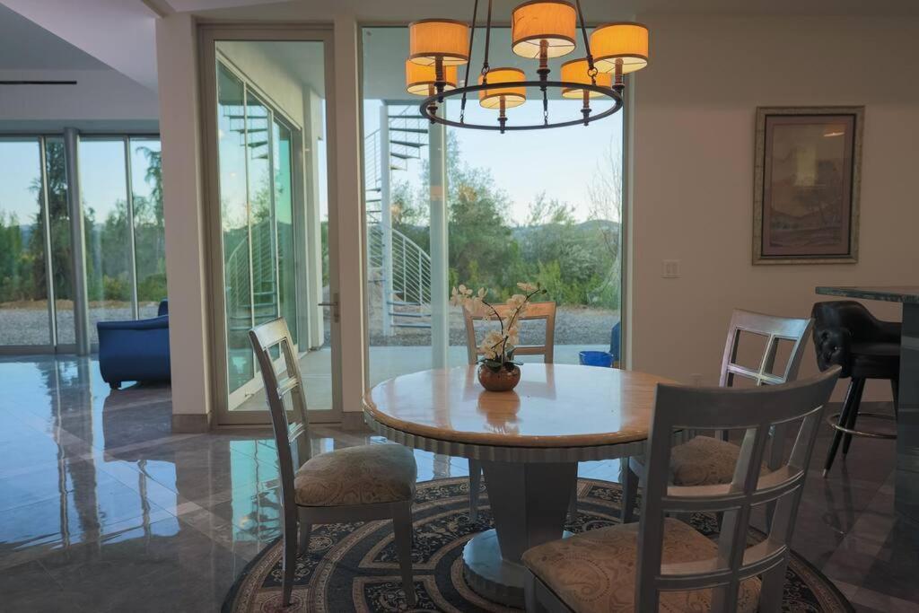 Beautiful Brand New Mansion Estate Los Angeles