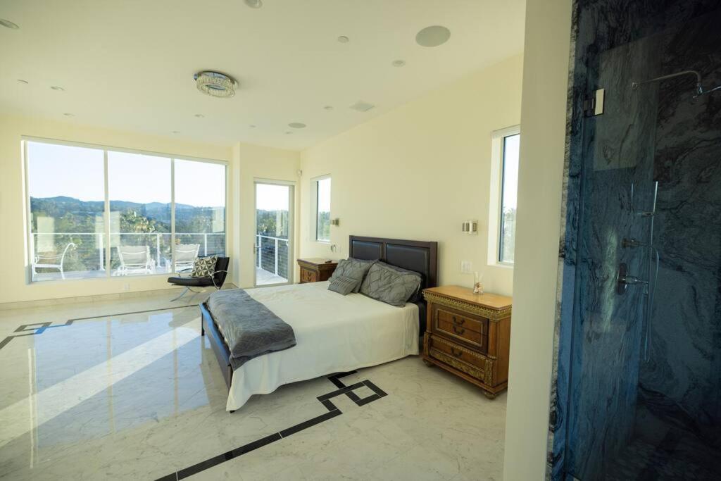 Casa de férias Beautiful Brand New Mansion Estate *