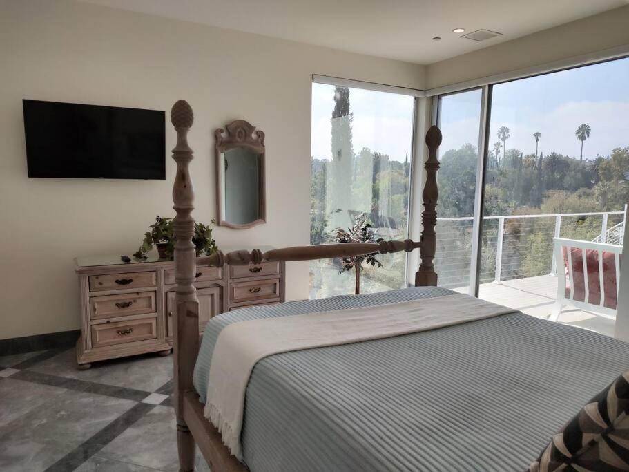 Beautiful Brand New Mansion Estate Casa de férias Los Angeles